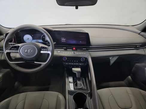 Used 2023 Hyundai Elantra SEL w/ Convenience Package FWD image 15