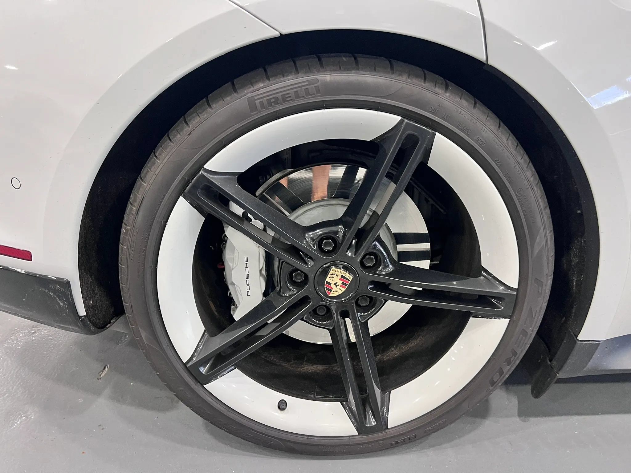 Used 2020 Porsche Taycan Turbo AWD/4WD image 32