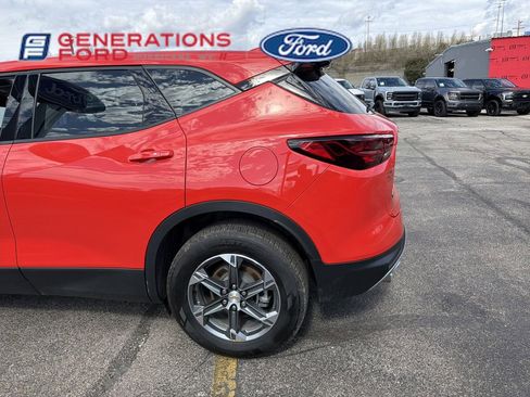 Used 2025 Chevrolet Blazer LT image 9