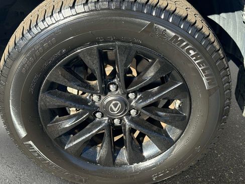 Used 2023 Lexus GX 460 Premium image 10