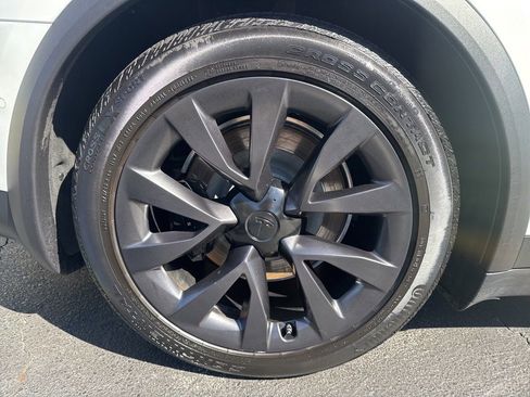 Used 2022 Tesla Model X image 7