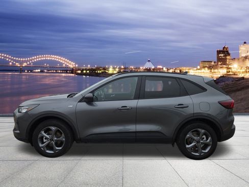 Used 2025 Ford Escape ST-Line image 2