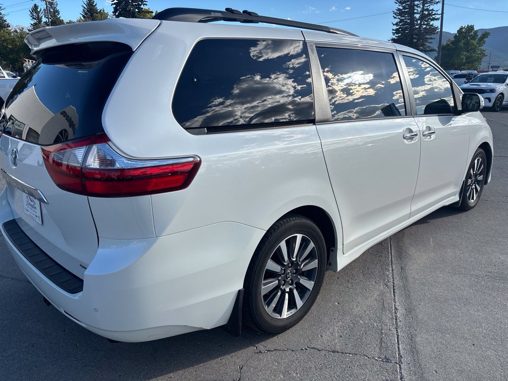 Used 2019 Toyota Sienna Limited Premium FWD image 8