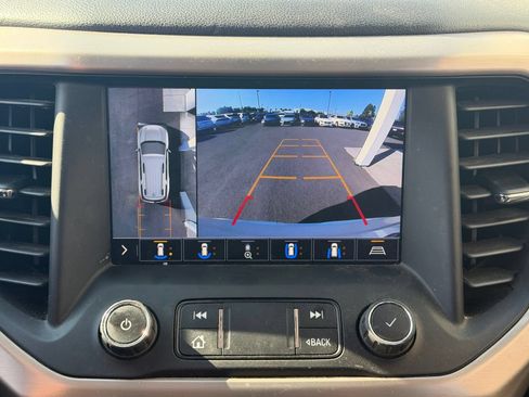 Used 2020 GMC Acadia Denali w/ Technology Package AWD/4WD image 9