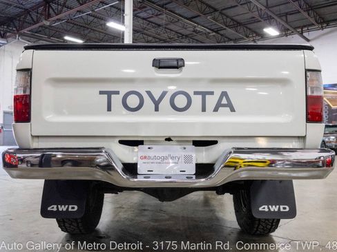 Used 1995 Toyota Pickup DX AWD/4WD image 6