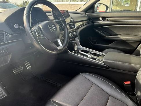 Used 2019 Honda Accord Sport image 9