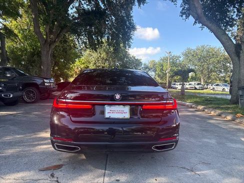 Used 2022 BMW 740i w/ Premium Package RWD image 8