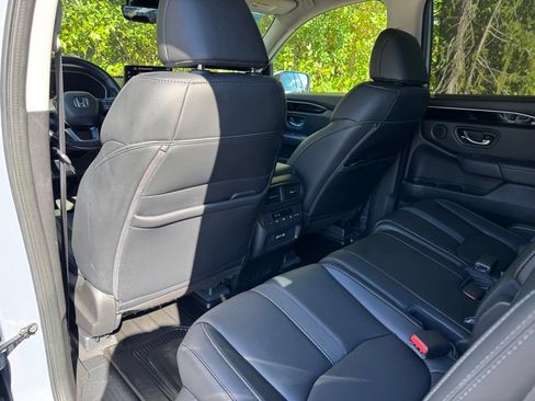 Certified 2023 Honda Pilot Touring image 15