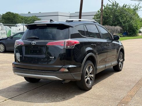 Used 2016 Toyota RAV4 XLE w/ Convenience Package FWD image 4
