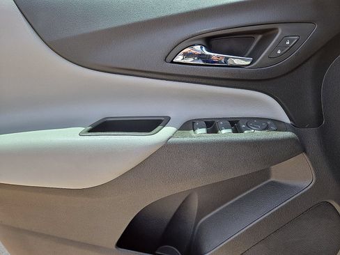 Used 2022 Chevrolet Equinox LT FWD image 21