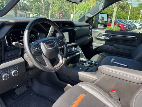 Used 2024 GMC Sierra 2500 AT4 w/ AT4 Premium Plus Package AWD/4WD image 7