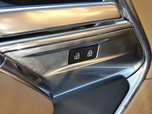 Certified 2023 Land Rover Range Rover SE AWD/4WD image 12