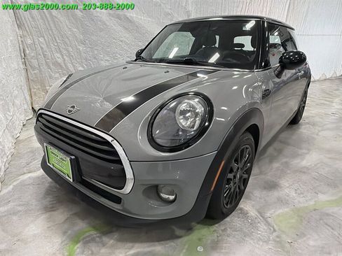 Used 2019 MINI Cooper 2-Door Hardtop FWD image 1