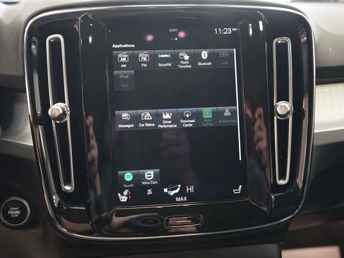 Used 2022 Volvo XC40 T5 Momentum image 36