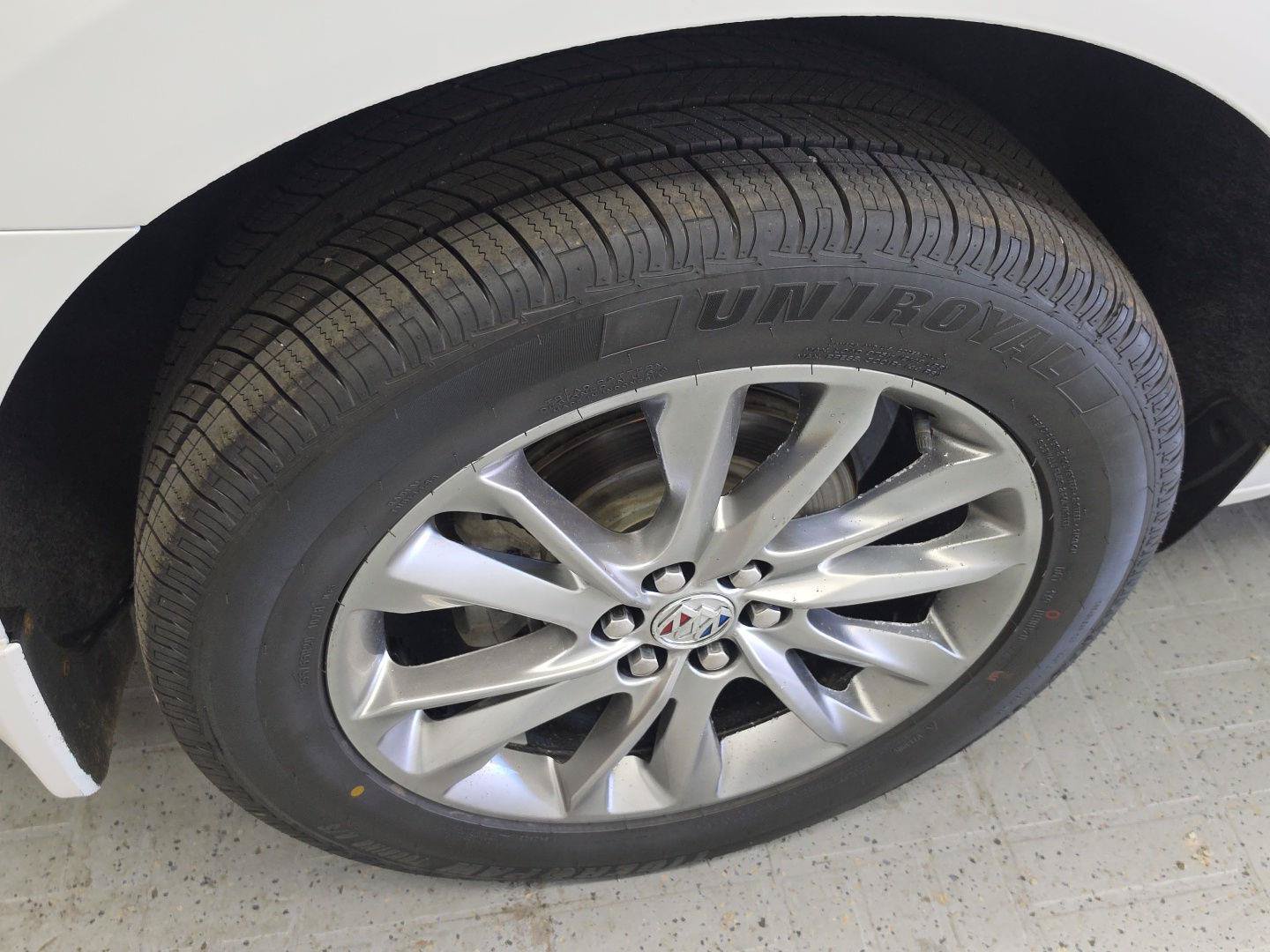 Used 2023 Buick Enclave Avenir w/ LPO, Floor Liner Package AWD/4WD image 9