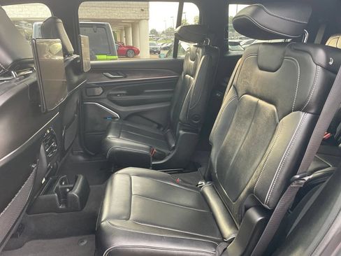 Used 2023 Jeep Grand Cherokee L Overland w/ Rear Seat Video Group I AWD/4WD image 11