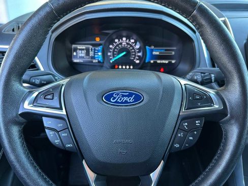 Certified 2022 Ford Edge Titanium image 50