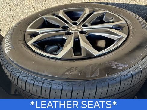 Used 2025 Toyota Sienna Platinum image 11