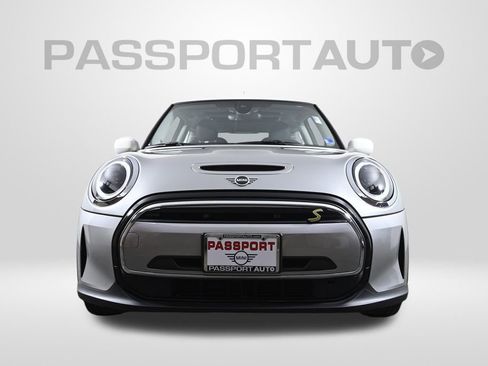 Certified 2024 MINI Cooper SE image 2