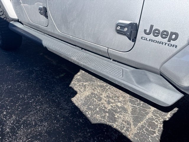 Used 2020 Jeep Gladiator Overland AWD/4WD image 6
