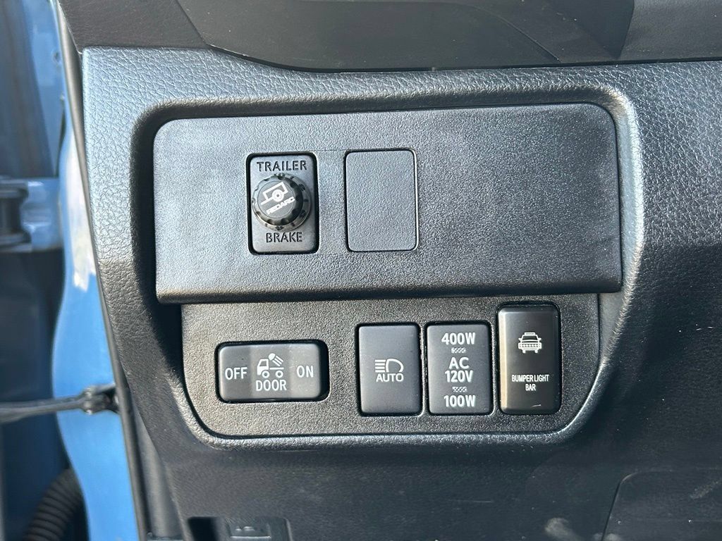 Used 2019 Toyota Tacoma TRD Sport AWD/4WD image 15