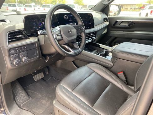 Used 2025 Chevrolet Suburban Z71 AWD/4WD image 6