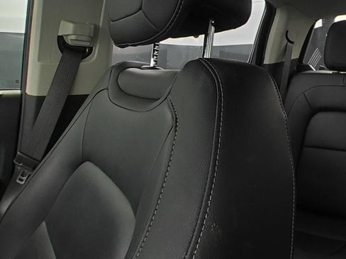 Used 2021 Chevrolet Colorado Z71 w/ LPO, Power Package RWD image 9