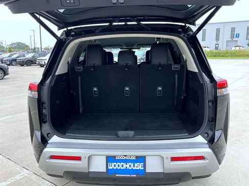 Used 2023 Nissan Pathfinder SL image 9