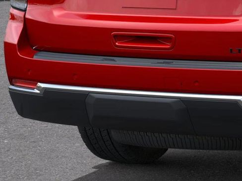 New 2026 Chevrolet Suburban LT image 38