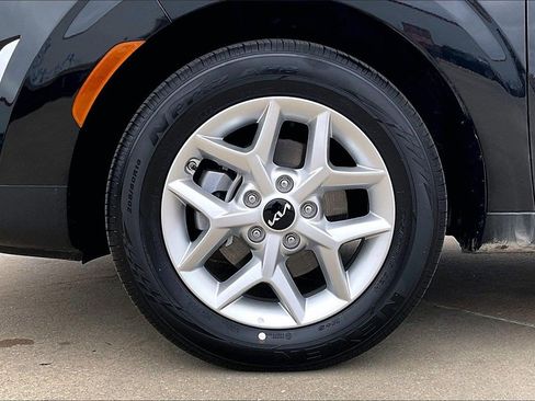 Certified 2025 Kia Soul LX w/ LX Technology Package image 8