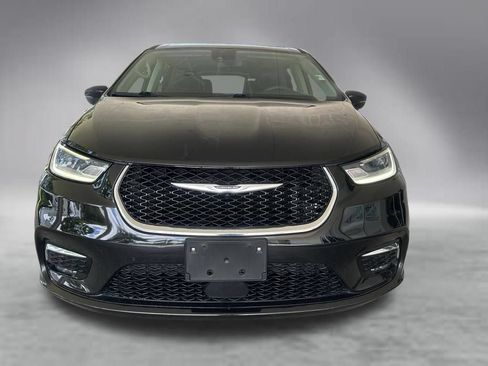 Used 2024 Chrysler Pacifica Touring-L FWD image 12