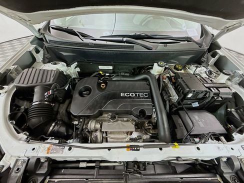 Used 2020 Chevrolet Equinox LS w/ LS Convenience Package image 28