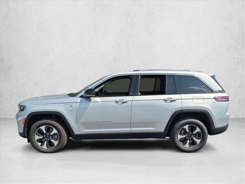 Used 2024 Jeep Grand Cherokee Limited 4xe AWD/4WD image 8