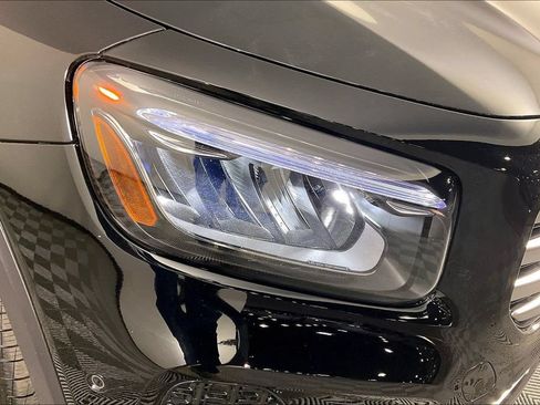 Used 2026 Mercedes-Benz GLB 250 4MATIC image 23