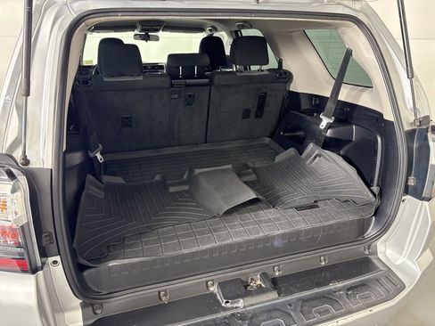 Used 2015 Toyota 4Runner SR5 image 38