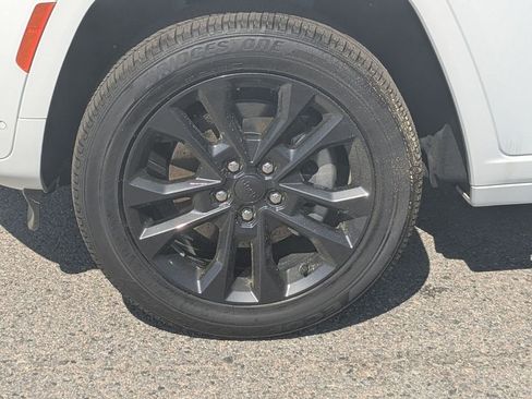 New 2026 Jeep Grand Cherokee L Limited AWD/4WD image 9