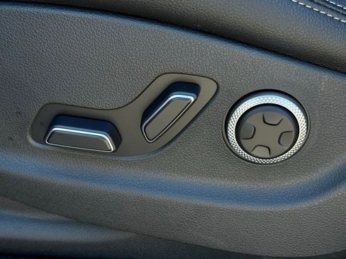 New 2026 Genesis GV70 2.5T Select image 28