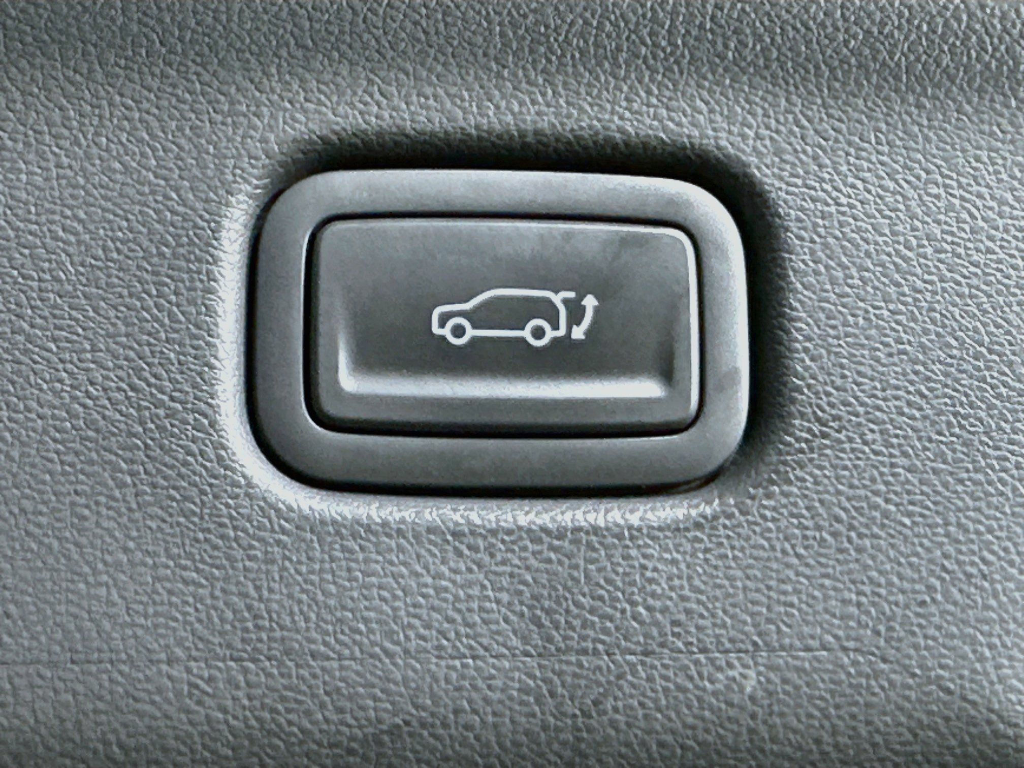 Used 2024 Hyundai Kona Limited FWD image 32