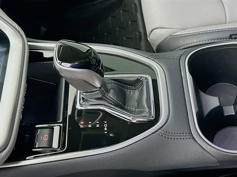 Used 2025 Subaru Outback Limited w/ Popular Package #2 image 17