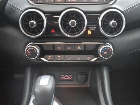 Used 2025 Nissan Sentra SV w/ Trunk Package image 11