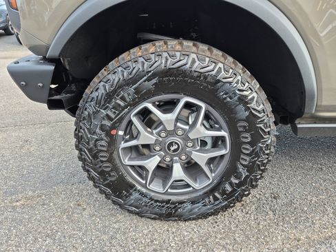 New 2025 Ford Bronco Badlands image 8