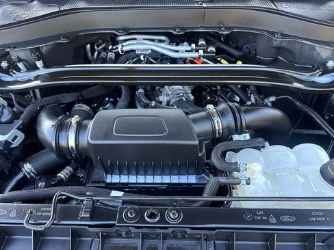 Used 2023 Ford Explorer Platinum w/ Technology Package image 12