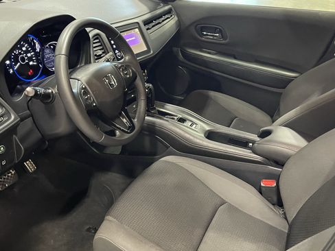 Used 2020 Honda HR-V Sport image 10
