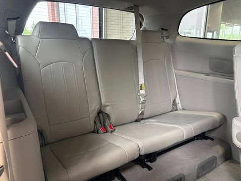 Used 2017 Buick Enclave Leather AWD/4WD image 14