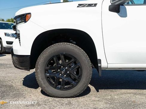 Used 2025 Chevrolet Silverado 1500 LT Trail Boss w/ Dark Appearance Package image 12