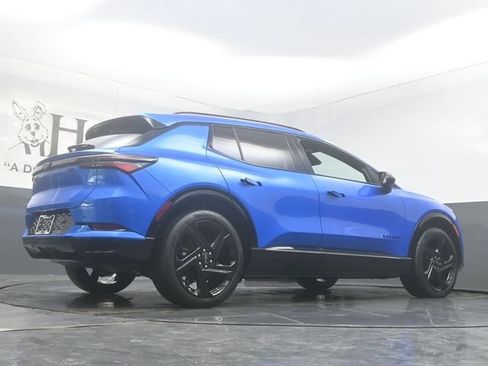 Used 2024 Chevrolet Equinox EV RS FWD image 32