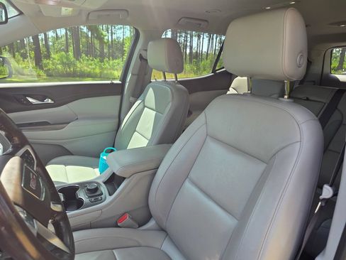Used 2020 GMC Acadia SLT w/ Trailering Package FWD image 14