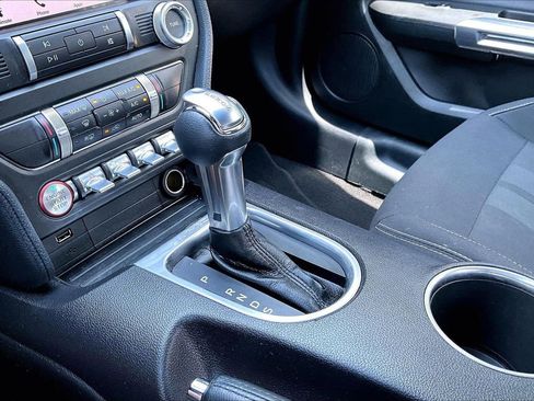 Used 2019 Ford Mustang Coupe w/ Equipment Group 101A RWD image 28