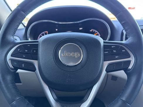 Used 2019 Jeep Grand Cherokee Limited w/ Luxury Group II image 25