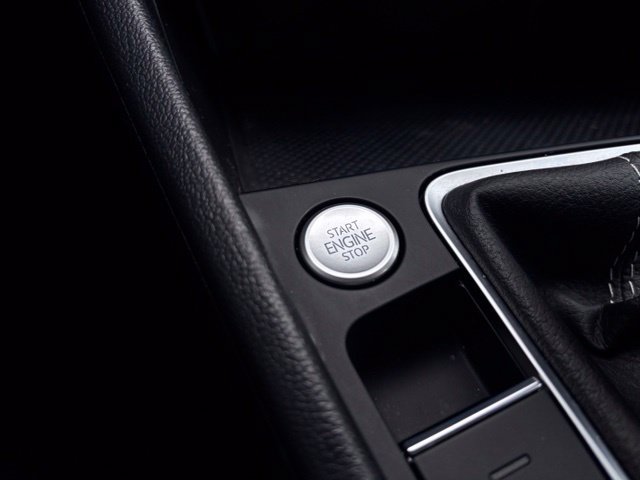 Used 2024 Volkswagen Jetta SE w/ Panoramic Sunroof Package FWD image 24